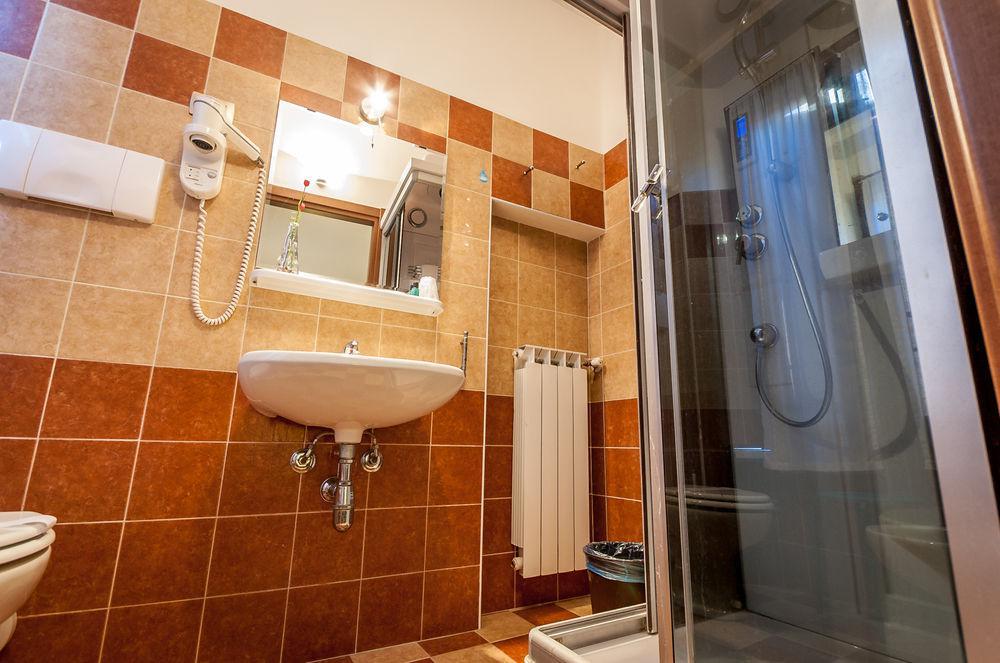 Astoria Hotel 3*