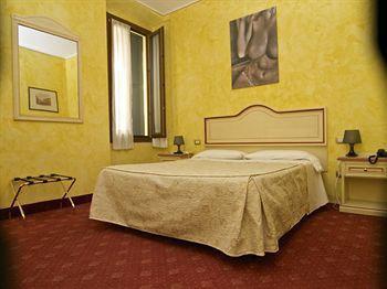 Astoria Hotel